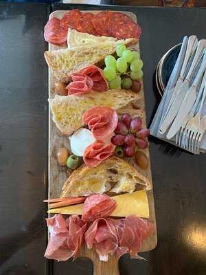 Plume Wine Bar - Photo 8