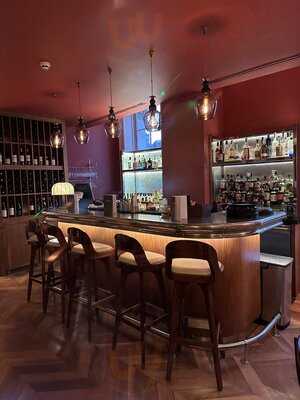 Rails Restaurant & Little Bar