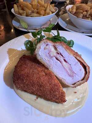 Rails Restaurant & Little Bar