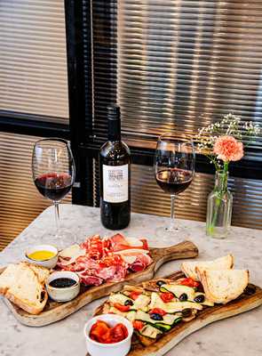 Theo's Simple Italian