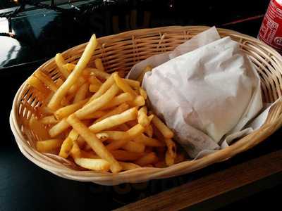 Tommi’s Burger Joint