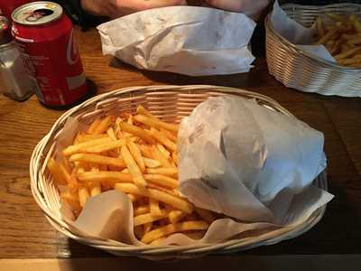 Tommi’s Burger Joint