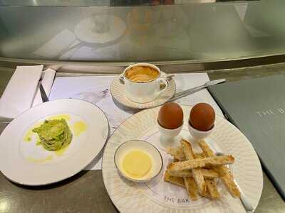 The Fortnum's Bar At Heathrow T5