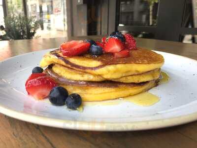 Bella Bar & Restaurant