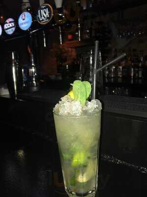 Bella Bar & Restaurant