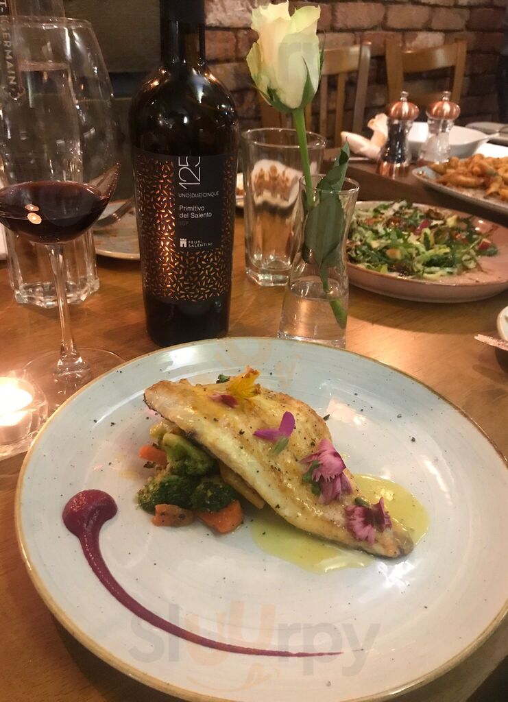 Bella Bar & Restaurant