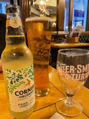 Fuller's Pie And Ale House