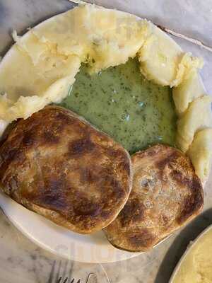 M. Manze Tower Bridge