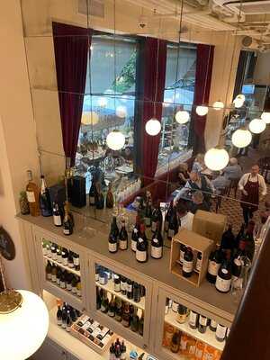 Chez Antoinette Victoria