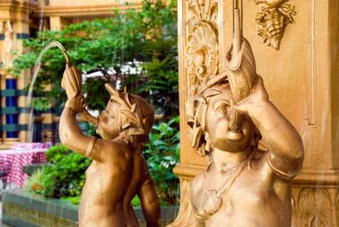 Bank Westminster & Zander Bar