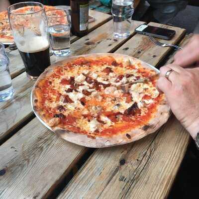 Stringray Globe Cafe, Bar And Pizzeria