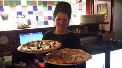 Stringray Globe Cafe, Bar And Pizzeria