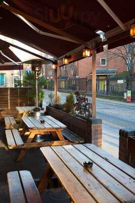 Stringray Globe Cafe, Bar And Pizzeria