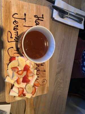 Suburb Sw11 Bar & Dining