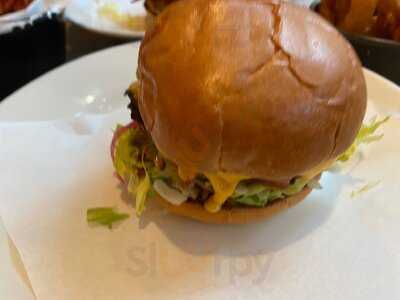 Byron Central St Giles