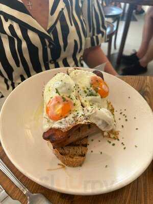 Caravan Exmouth Market