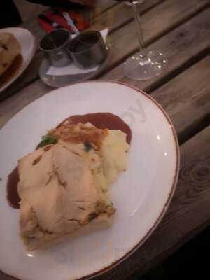 The Red Lion, Barnes