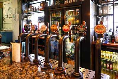 The Mad Bishop & Bear, Paddington