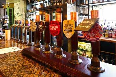 The Mad Bishop & Bear, Paddington