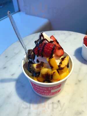 Snog Frozen Yogurt