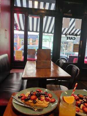 Mike's Cafe