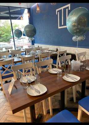 Uncle Tony's Taverna