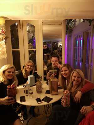 Ninetyeight Bar & Lounge