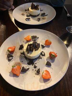 The Savannah Bar & Restaurant