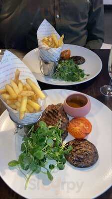 The Savannah Bar & Restaurant