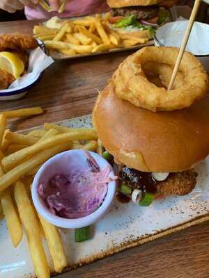 Earls Court Tavern - Photo 8