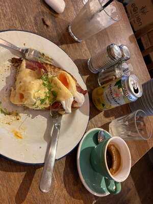 Bluebelles Of Portobello