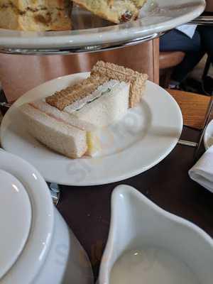 Sherlock's Bar And Grill