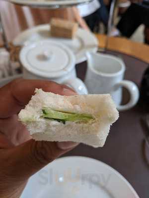 Sherlock's Bar And Grill