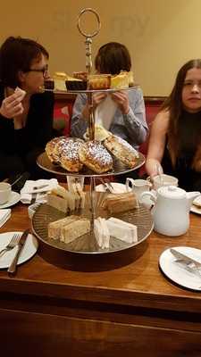 Sherlock's Bar And Grill