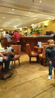 Sherlock's Bar And Grill