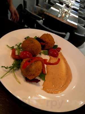 Panevo Holloway Restaurant