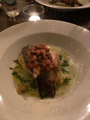 Metro Garden Restaurant & Bar