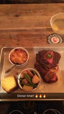 Stagolee's Hot Chicken & Liquor Joint