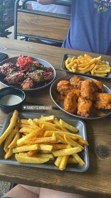 Randy's Wing Bar