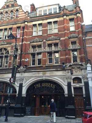 The Queens Pub