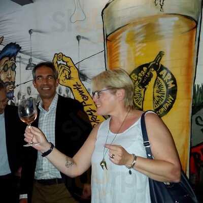 Long Arm Sports Pub & Brewery