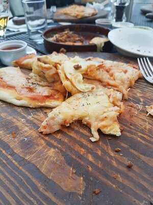 The Upper Deck Restaurant & Bar At The Novotel London Excel