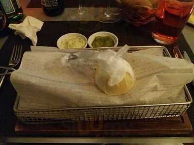 The Upper Deck Restaurant & Bar At The Novotel London Excel