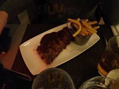 The Upper Deck Restaurant & Bar At The Novotel London Excel