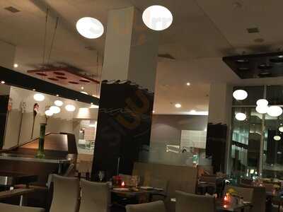 The Upper Deck Restaurant & Bar At The Novotel London Excel