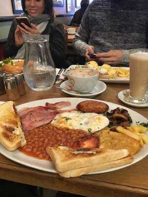 Amaretto Ristorante & Pizzeria