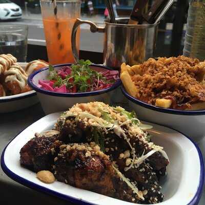 Randy's Wing Bar (tower Bridge)