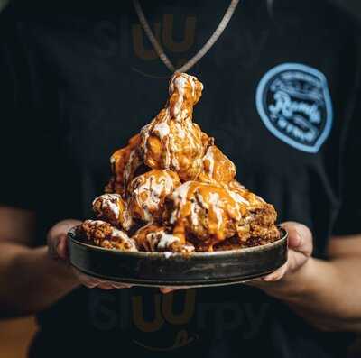 Randy's Wing Bar (tower Bridge)