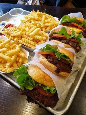 Shake Shack Tottenham Court Road