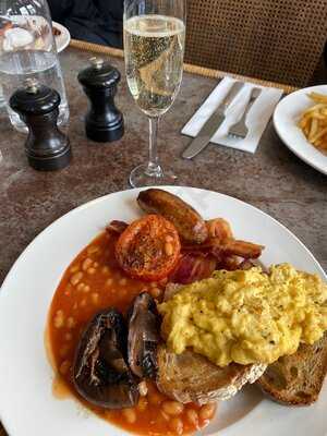 Bourne & Hollingsworth Buildings